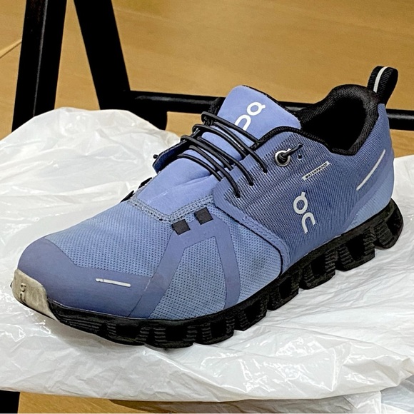 On Cloud Sneakers Running Waterproof shoes with the box Laces Not Included Gift - Picture 3 of 10